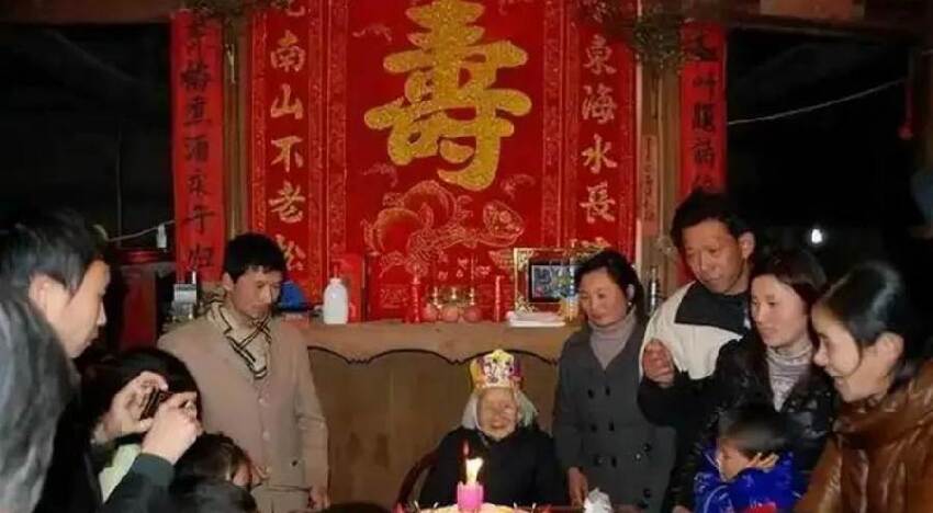 風水大師再三警告：人過70，這三衣別穿，這三事別做「這三壽別過，這三地別去」還有很多人不知道！！