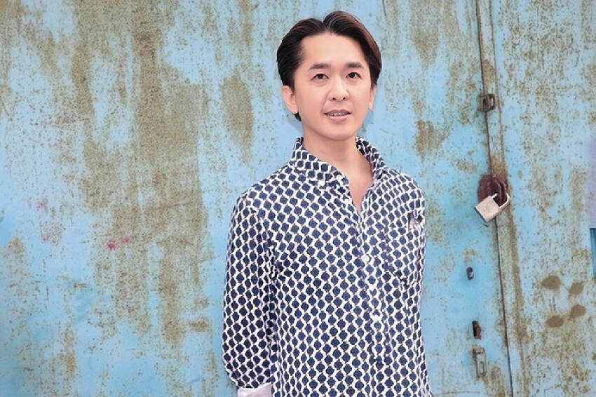 香港韋小寶自曝參與「多人運動」,同時交往仨女友,享齊人之福