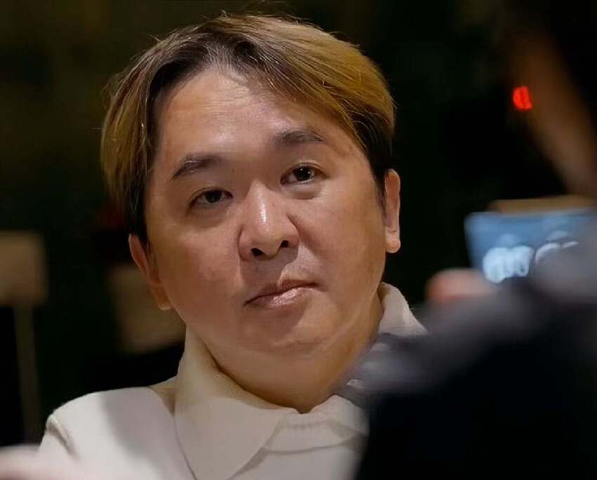 香港韋小寶自曝參與「多人運動」,同時交往仨女友,享齊人之福