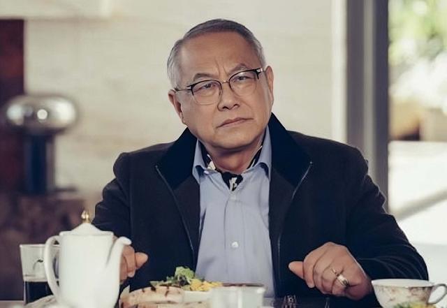 香港知名演員血管堵塞險些死，拒絕留財產給子孫，一夜輸十萬美金