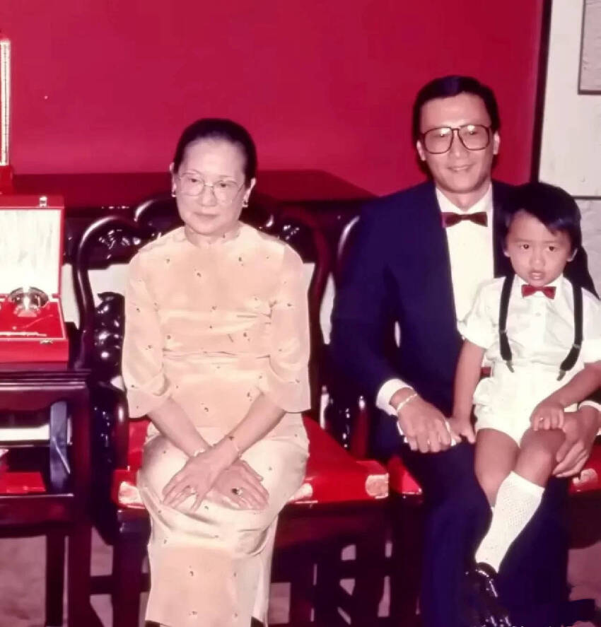 汪明荃曬舊照悼念謝賢，公開真實關係、不止是拍檔，系謝婷婷乾媽