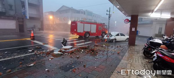 花蓮女兒牆重砸「1死1重傷」....家屬悲曝「颱風天還出門原因」：不可能白目出去玩