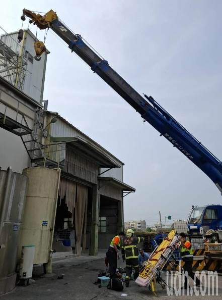 快訊／雲林重大意外！突然斷裂「釀3死1重傷」...緊急搶救「跟死神搏鬥」求集氣 #畫面曝光