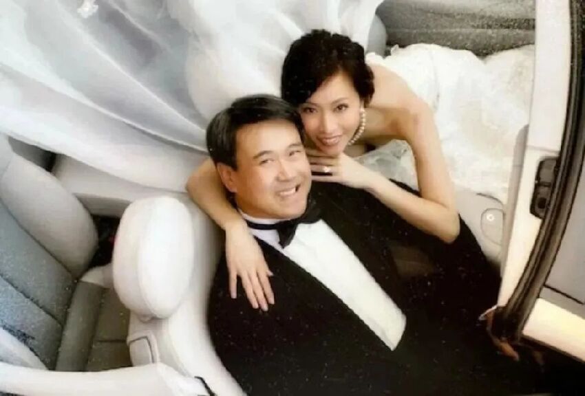 恭喜！TVB前知名女星結婚20周年！再嫁富商，更對男星繼子視為己出