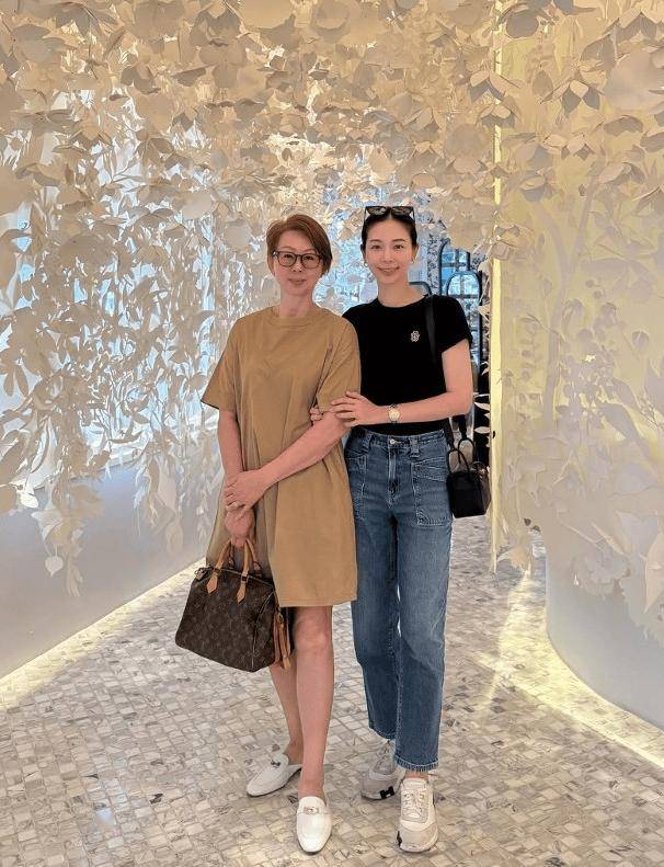 TVB眾女星大曬與母親合照!胡定欣、高海寧、連詩雅同框比拼,誰跟媽媽最像?