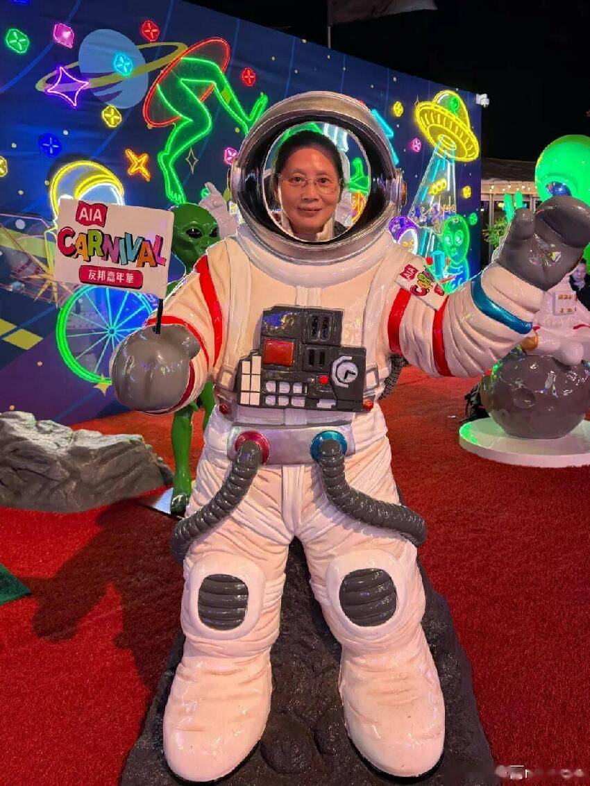 TVB眾女星大曬與母親合照!胡定欣、高海寧、連詩雅同框比拼,誰跟媽媽最像?