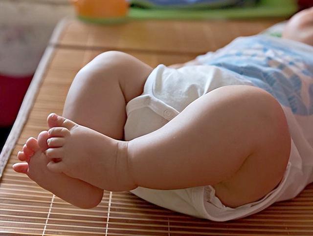「穿襪」和「光腳」的孩子,不用等長大體質差距明顯,早知早受益