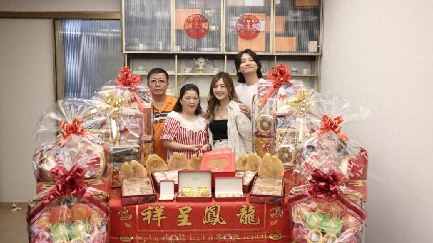 香港女星過大禮金器滿堂！婚禮前不幸流產，為愛犬動胎氣腹部劇痛