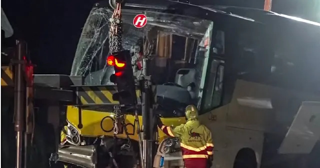 快訊／遊覽車驚傳翻覆！48乘客「爆多人死傷」總統緊急發聲