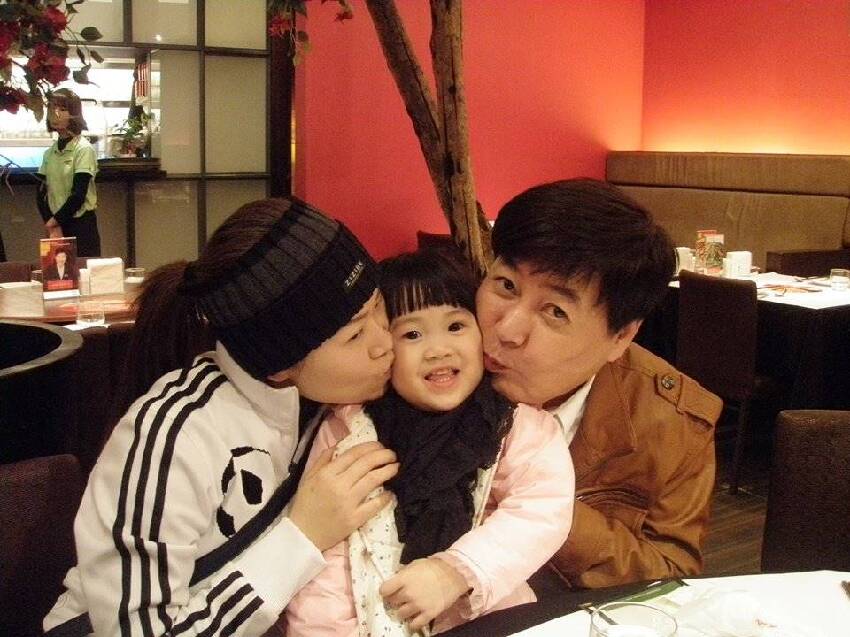 獨自扶養女兒！74歲方駿「堅持多年不拍戲」想給她完整的愛 「今變最正星二代」網友全戀愛