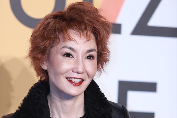 美人何懼遲暮！60歲鍾楚紅拒絕醫美，55歲張曼玉直面皺紋：優雅老去的臉反而更美