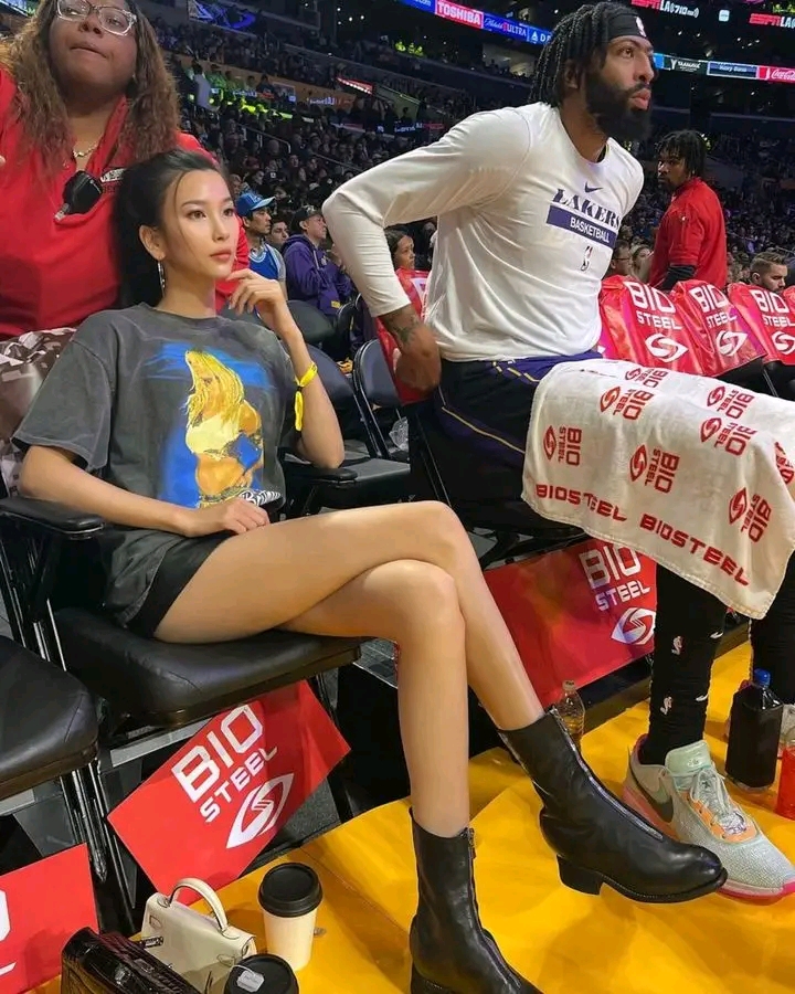 每場NBA都坐第一排！正妹名媛還和詹皇、卡戴珊姊妹同框「超狂身世曝光」