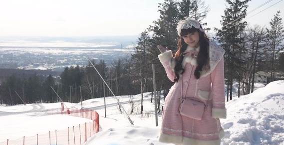 38歲日本小護士長了一張18歲的臉，相親卻被拒12次：「我希望你打扮能正常點」
