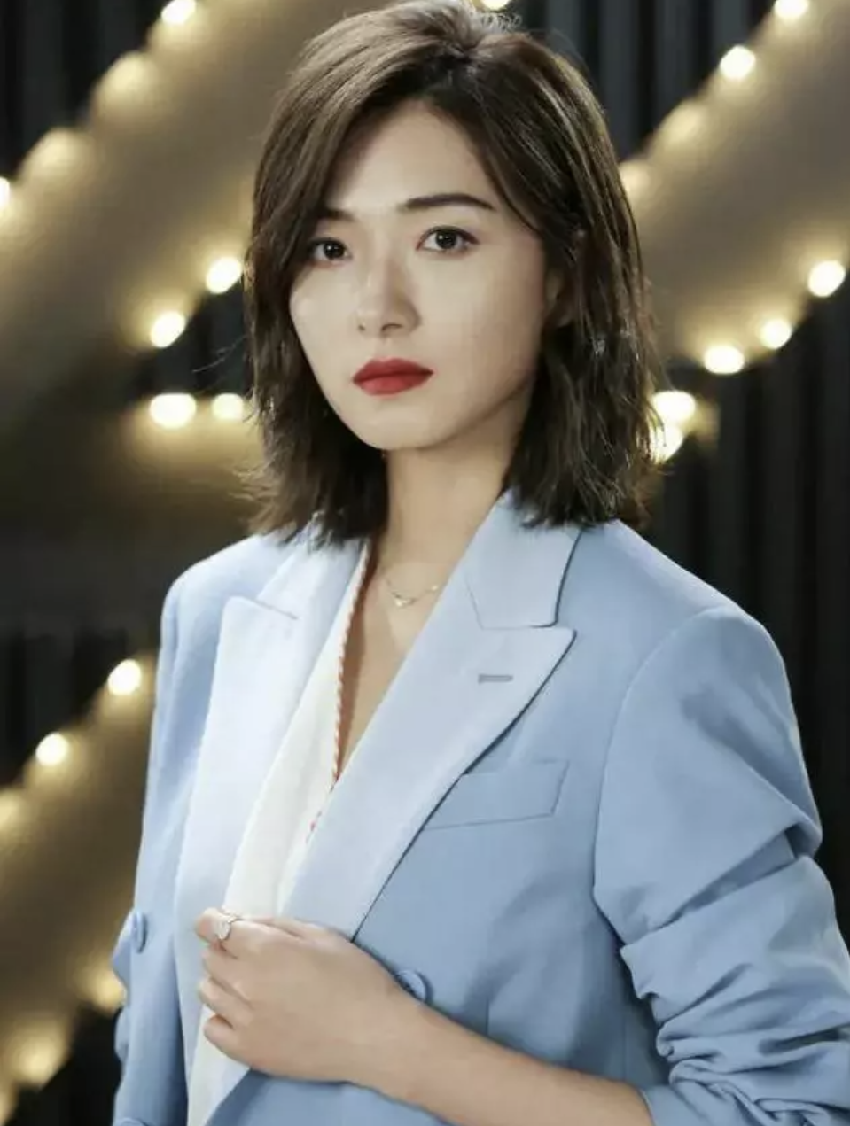 女人到了中年，頭髮別留太長！今年流行5種「短髮」，時髦減齡，洋氣俐落顯年輕