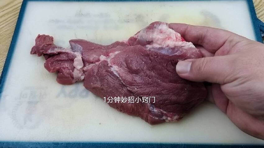 同樣都是豬肉，「淺色肉」和「深色肉」有區別？看清楚了再買就不會吃虧了。