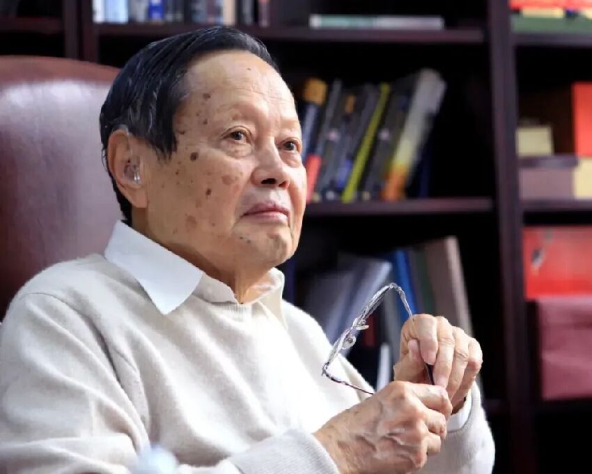 楊振寧逝世享年103歲，他的長壽秘訣曝光：最核心的不是多運動，多睡覺，但是很多人做不到！