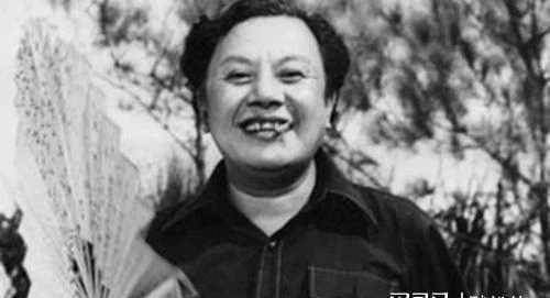 同母不同命，兩兄弟近況大不相同，一個因怪癖毀了一生，一個成人生贏家