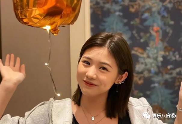 汪峰和章子怡失婚，18歲大女兒變了樣：低胸，濃妝，黑指甲，放飛自我 !