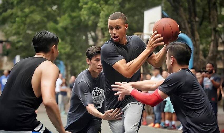 如果還有普通人幻想能打NBA，給他看這7張照片 看完就夢碎了