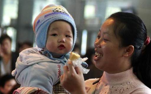 水龍頭漏水請前夫來幫我修理！中午留他下來吃飯「一走進臥室後」我…