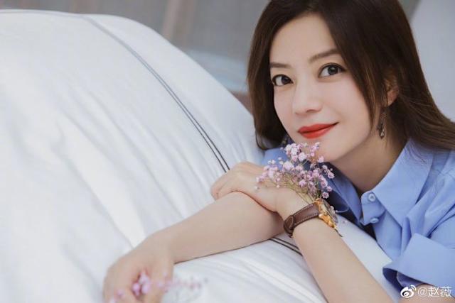 投震撼彈!49歲資深女星「驚傳皈依佛門」 穿黑麻衣、手纏佛珠喊「願眾生覺醒」