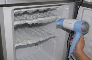 在冰箱裡面放一個小東西，冰箱永不結冰，每個月都能省一半電費