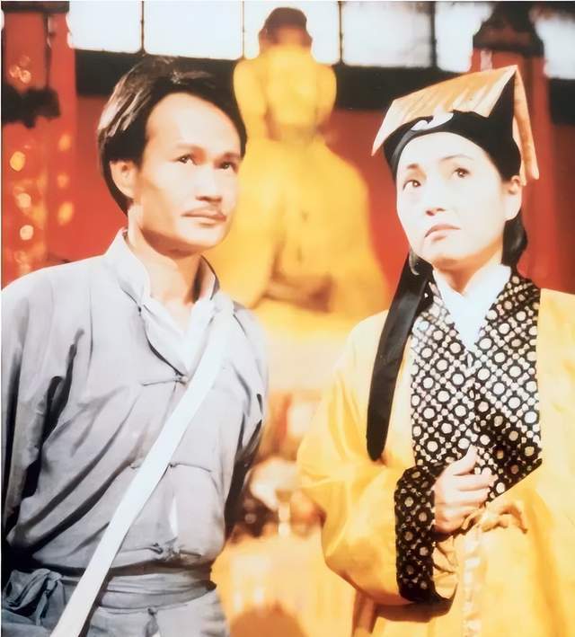 苑瓊丹遭東北親戚「道德綁架」！97歲姑奶隔空喊話，態度早就表明