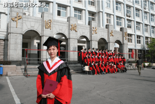 童年香港女神對比，翁靜晶的人生經歷很傳奇，何美鈿至今未婚