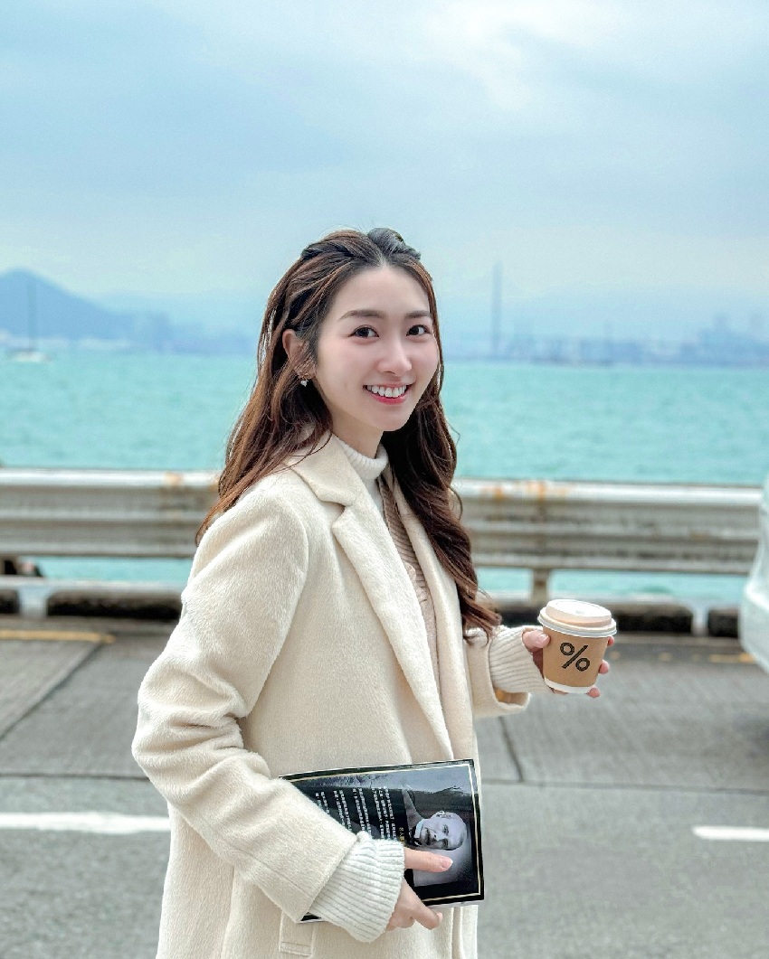 香港女星和男友分手才三個月,與富豪相戀結婚,如今過上豪門生活