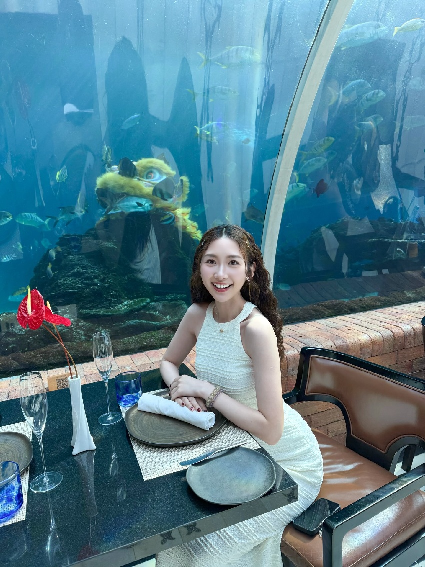 香港女星和男友分手才三個月,與富豪相戀結婚,如今過上豪門生活