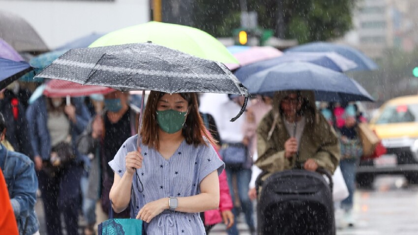 第3波梅雨來了！雨彈狂炸「對流列車一整排」　這地區「恐致災暴雨」