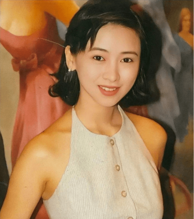 不愧是當年亞姐冠軍，TVB時期的翁虹明艷動人，美得讓人心動！