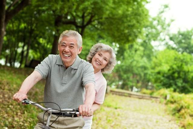 人到60歲，出現這3個徵兆，是老天在幫你，預示你是好命之人