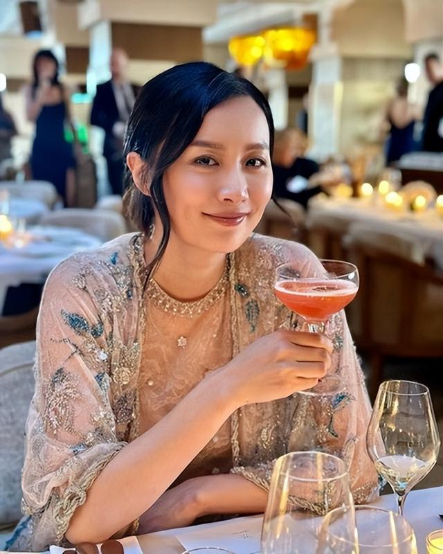 陳法拉減肥辛酸曝光,公開香菜皮蛋減肥餐單,自嘲不及張家輝瘦