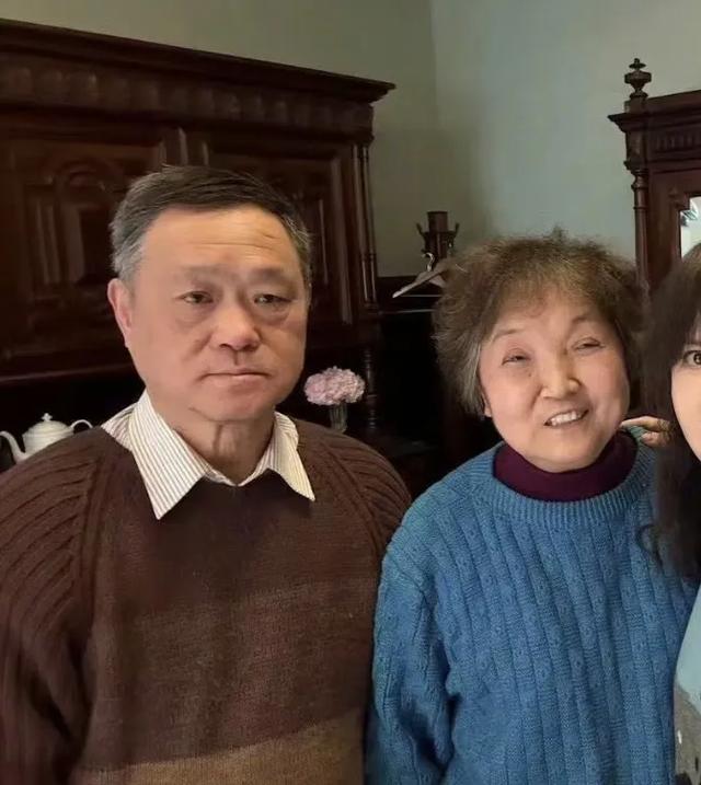 孫儷髮長文！漂亮母親罕露面，孫儷與媽媽長得如姐妹，還有嬰兒照