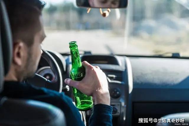 喝下一瓶啤酒，多久才能駕駛汽車？交警：如果不想酒駕，請記住這個時間！