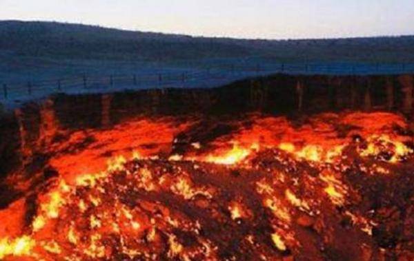 沙漠深處一場大火燃燒50年，每年損失500億，為何至今沒人撲滅？