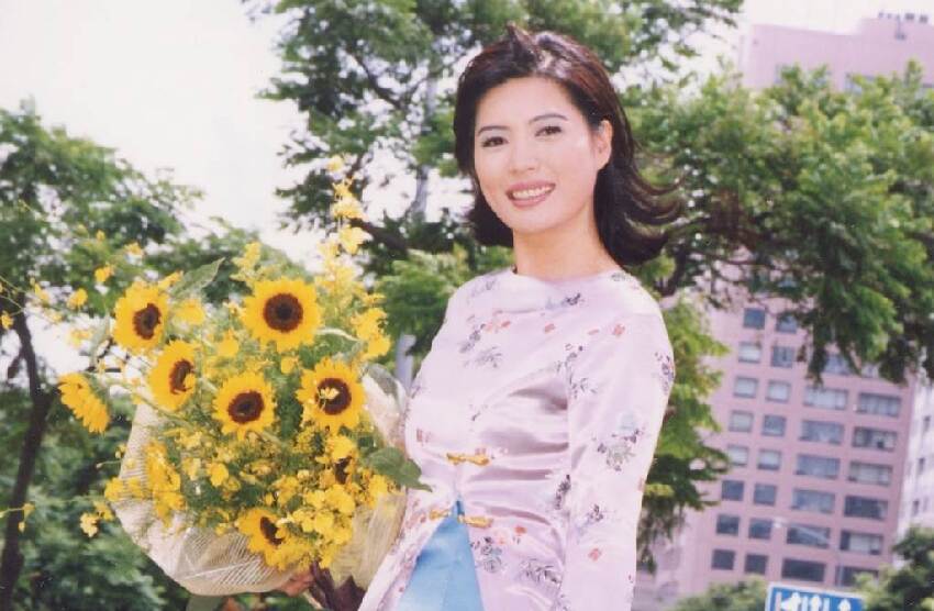 36歲台語女歌手「事業當紅罹癌」剩1年壽命　臨走前「留遺言給蔡小虎」男方從此終身不娶