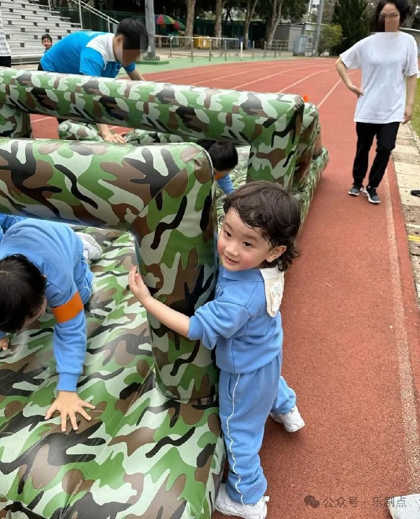 陳山聰3歲兒子校運動會勇奪金牌！小臉跑得通紅，奶乎乎令人心化