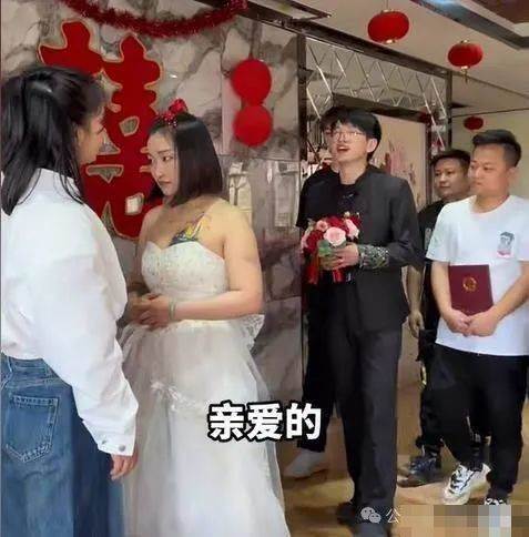 新娘「穿好婚」準備結婚，新郎見狀卻扭頭就走，網友：是我也選擇悔婚！