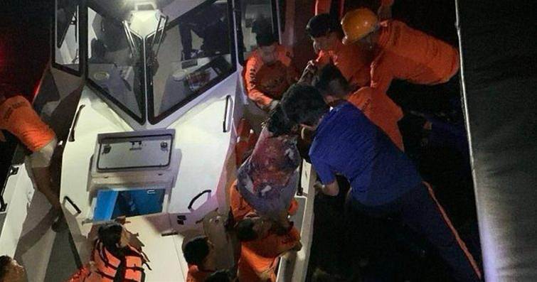 快訊／大型渡輪「滿載350人」驚傳沉沒！傷亡人數曝光...