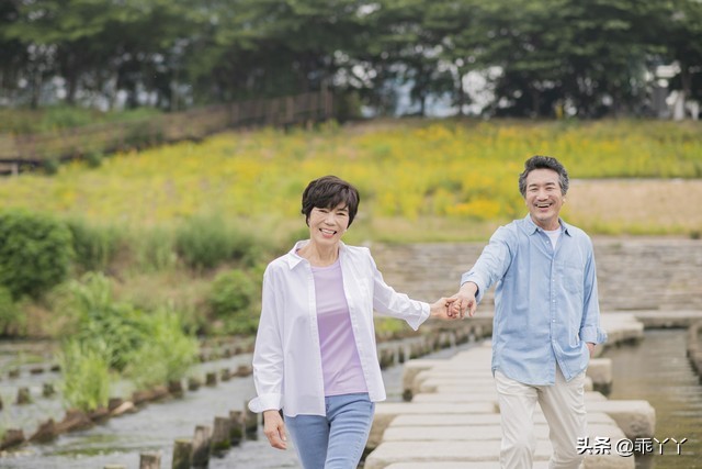 58歲阿姨的實在話：男人過了60，就剩下這「三樣用處」