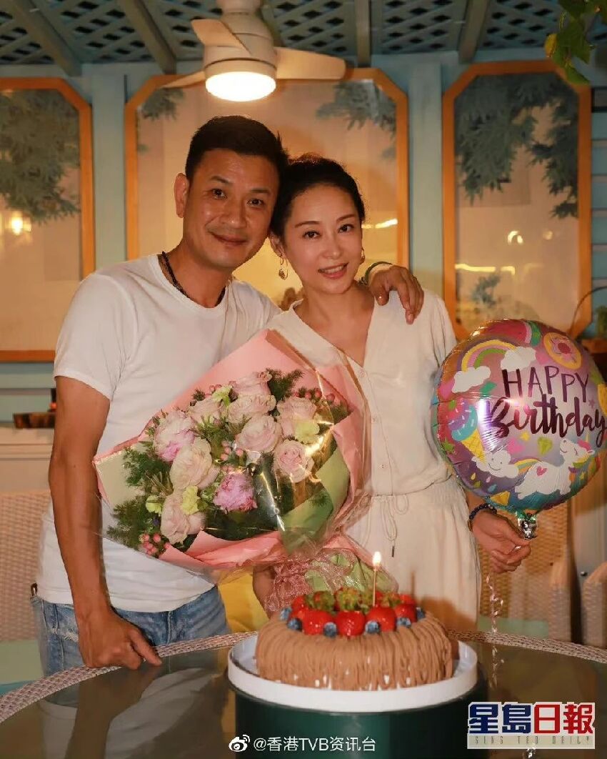 恭喜！46歲TVB女星與男友高調秀恩愛，二人未婚生兩女，卻至今未註冊結婚