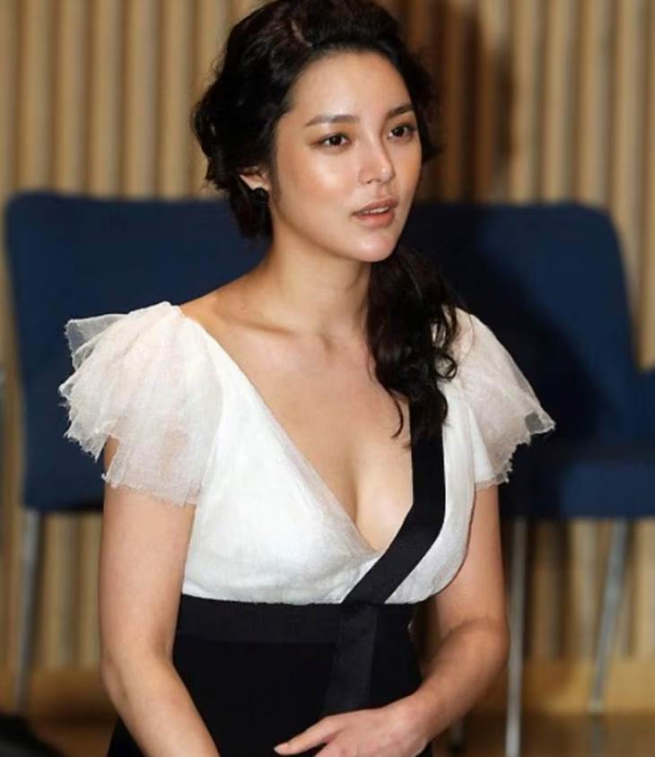 47歲女神昔日風光無限！孕期曾注射藥物「185次」，遭逮後人生急轉直下，最後竟靠拍片維生