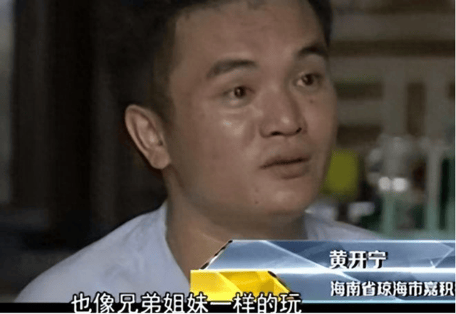 海南小孩被激流捲走，一條蟒蛇迅速救下孩子，男人：它是在報恩