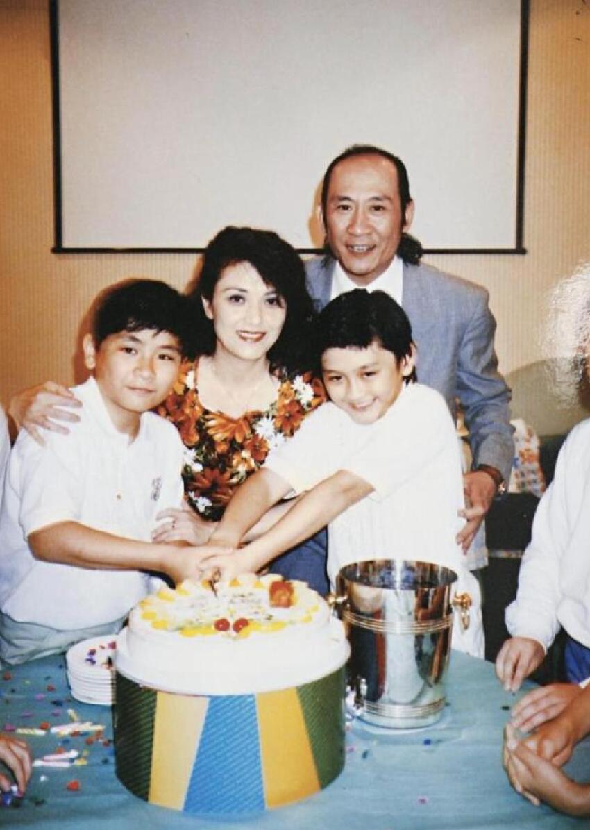 81歲李家鼎受訪提及前妻泣不成聲,痛斥長子不是人,自曝離婚原因