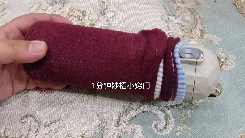襪子剪一刀,綁椅子上太實用了,解決了家家困擾的煩惱,學到賺到