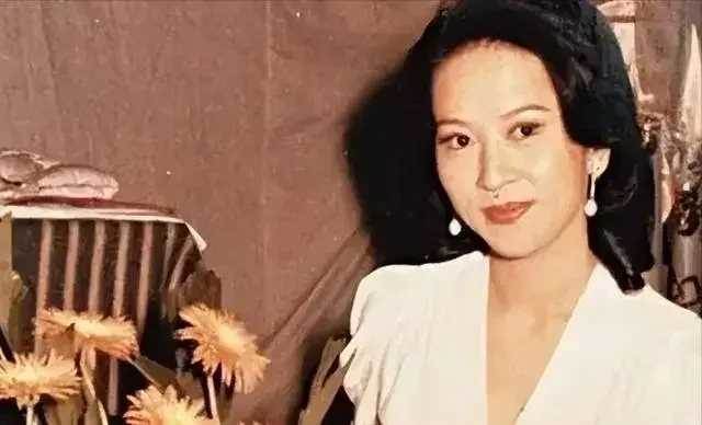 57歲鄧兆尊公布喜訊！ 讓3女甘願共侍1夫超10年，怕被分家產防了女人一輩子，沒想到最後竟栽在她手上