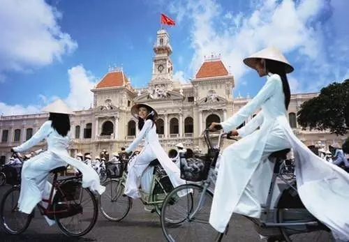 去越南旅遊，街邊漂亮姑娘總問你「要不要生菜」導遊：千萬不要接話