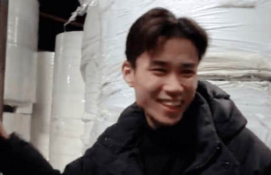 6年前口袋只剩200塊，他靠倒賣口罩一年狂入278億元，住20萬一夜酒店，如今下場曝光!